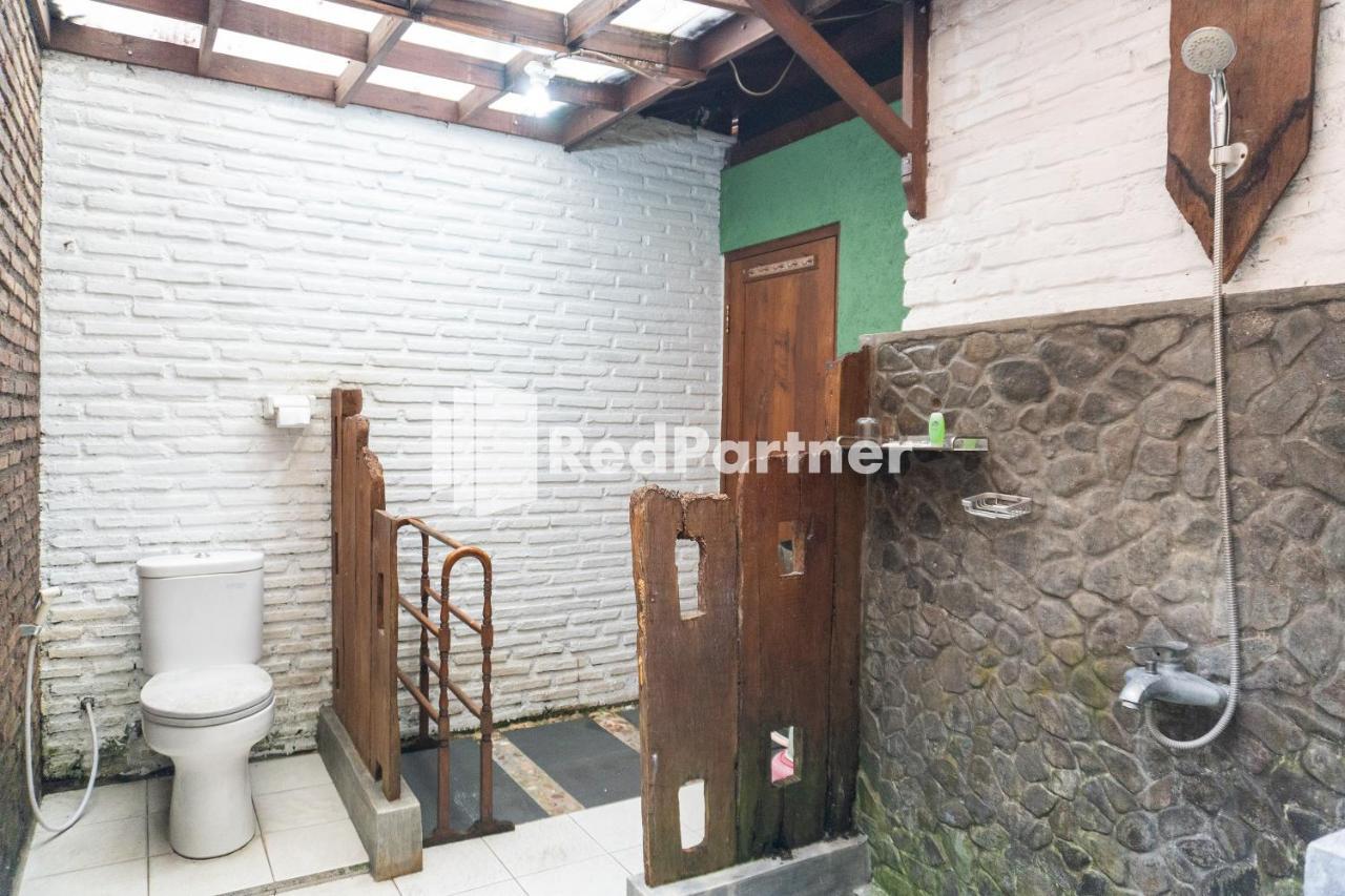 Javenir Hotel Tawangmangu Mitra Reddoorz Karanganyar  Bagian luar foto