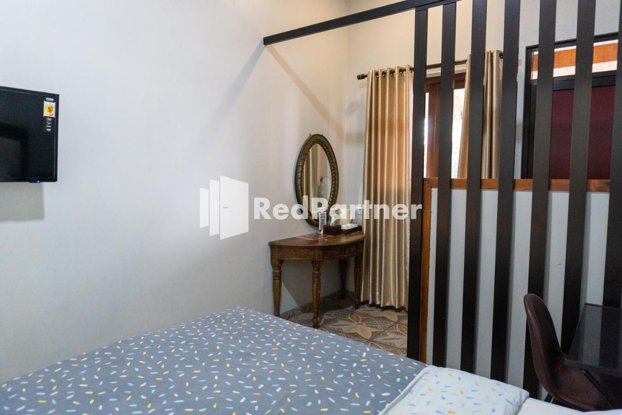 Javenir Hotel Tawangmangu Mitra Reddoorz Karanganyar  Bagian luar foto